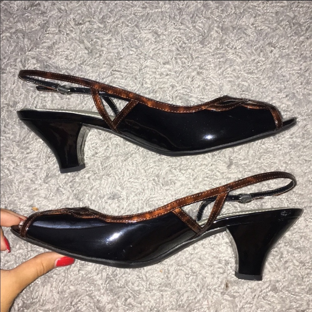 Dark patterned low pumps - Picture 2 of 3